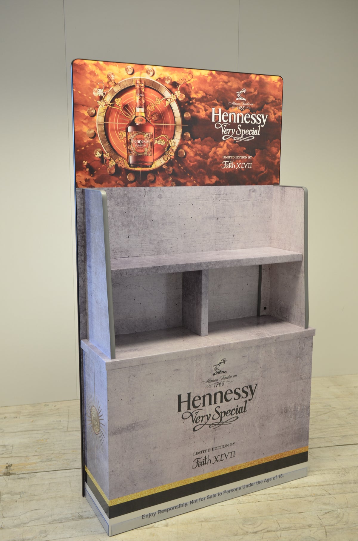 Hennessy Gondola End