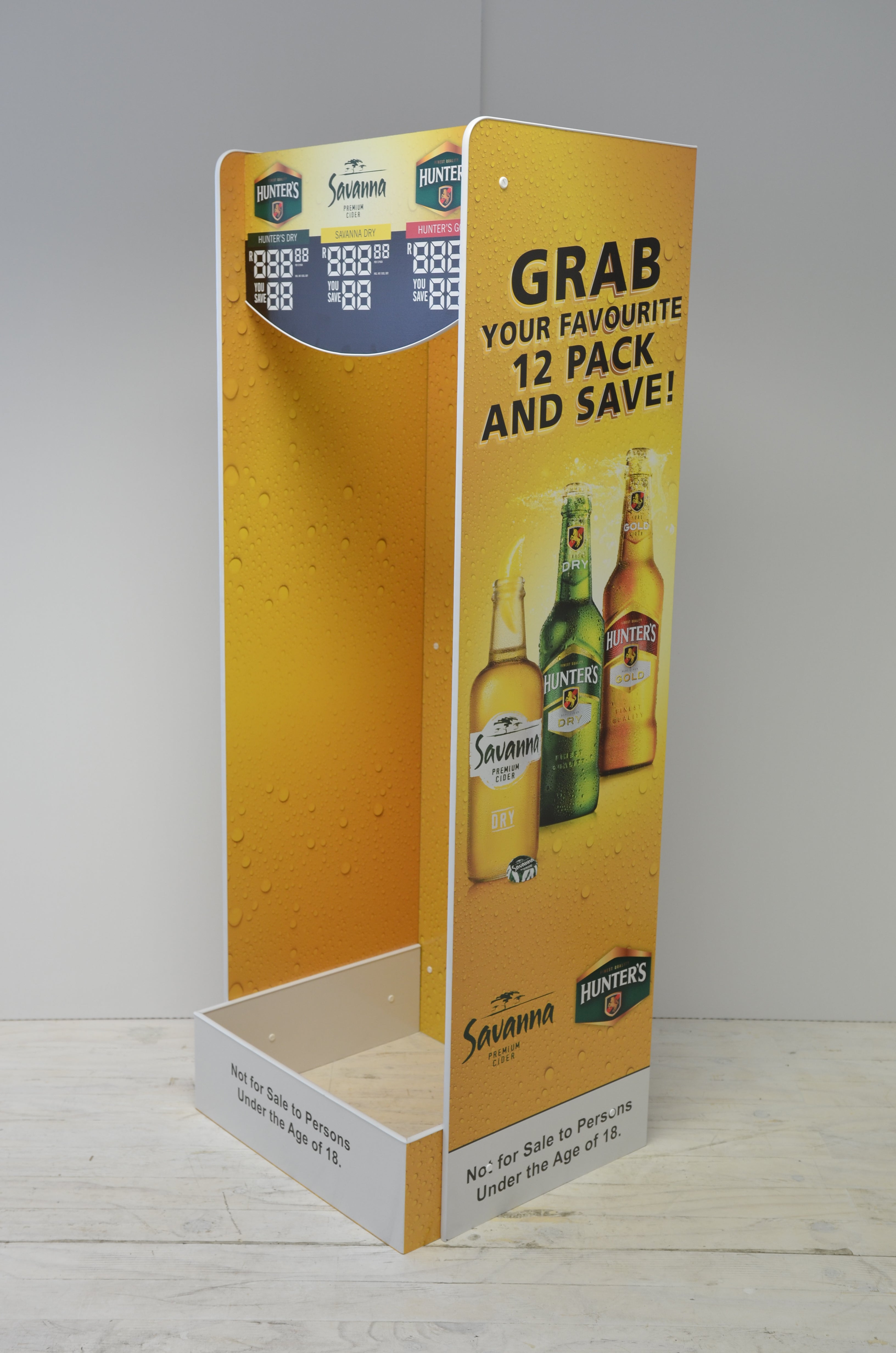 Hunters & Savanna Bulk Display