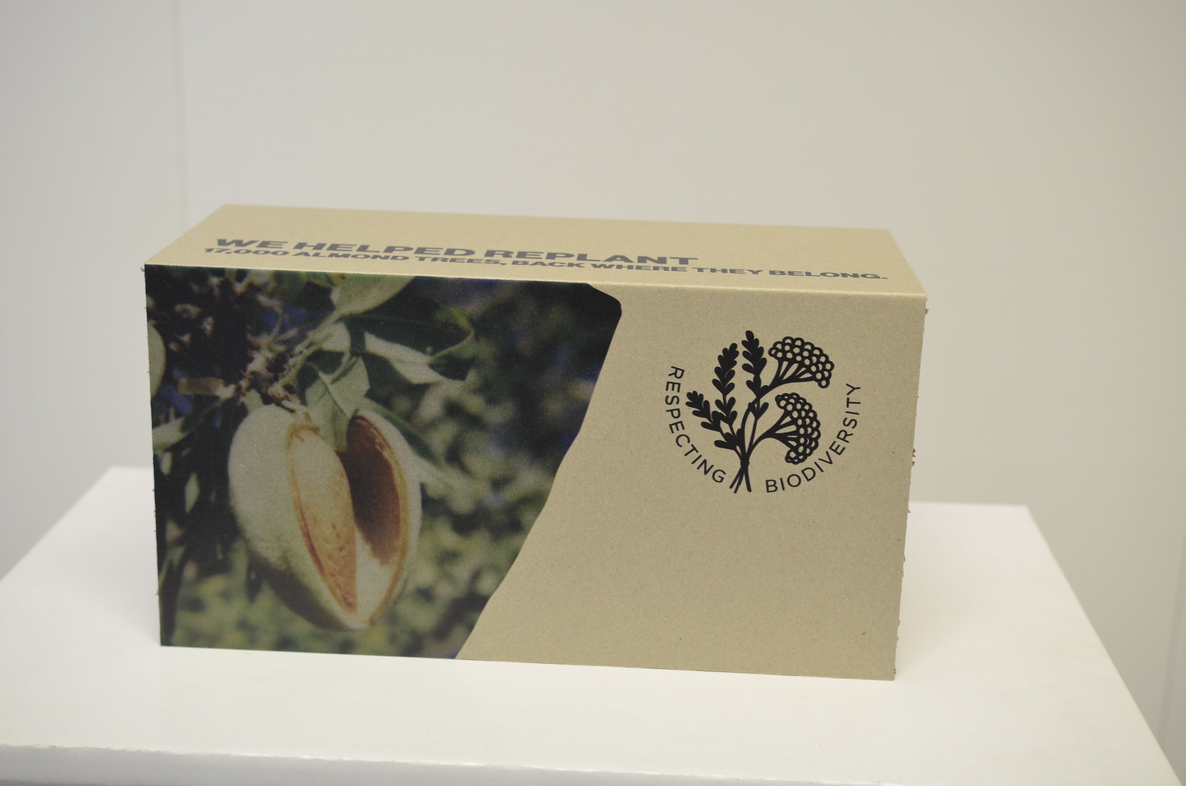 L'Occitane Medium Box