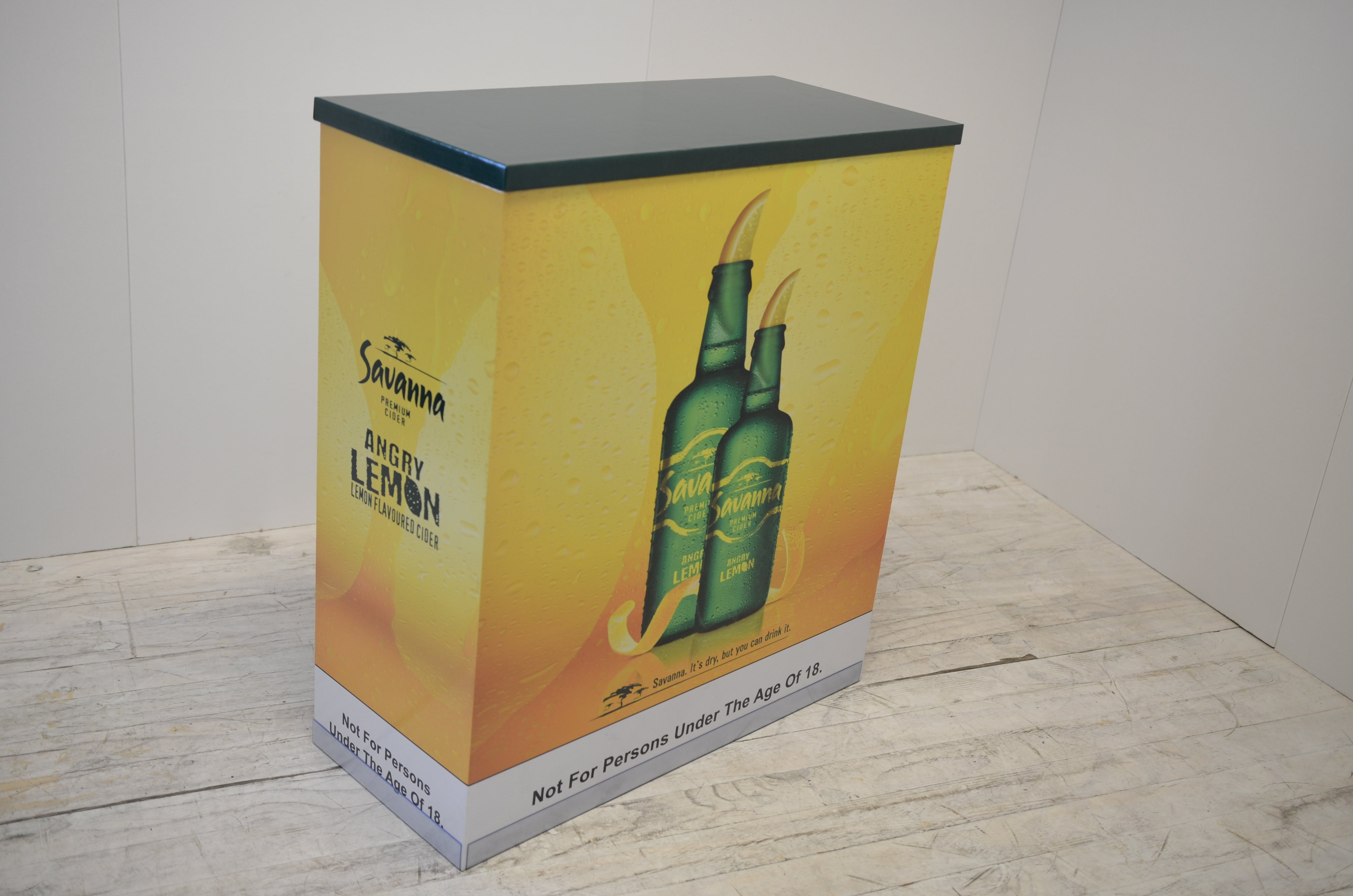 Savanna Angry Lemon Table