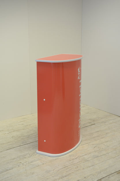 Richelieu Curved Table