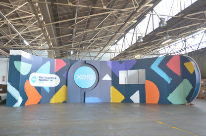 Walthers DBS XERO Roadshow Stage Walls