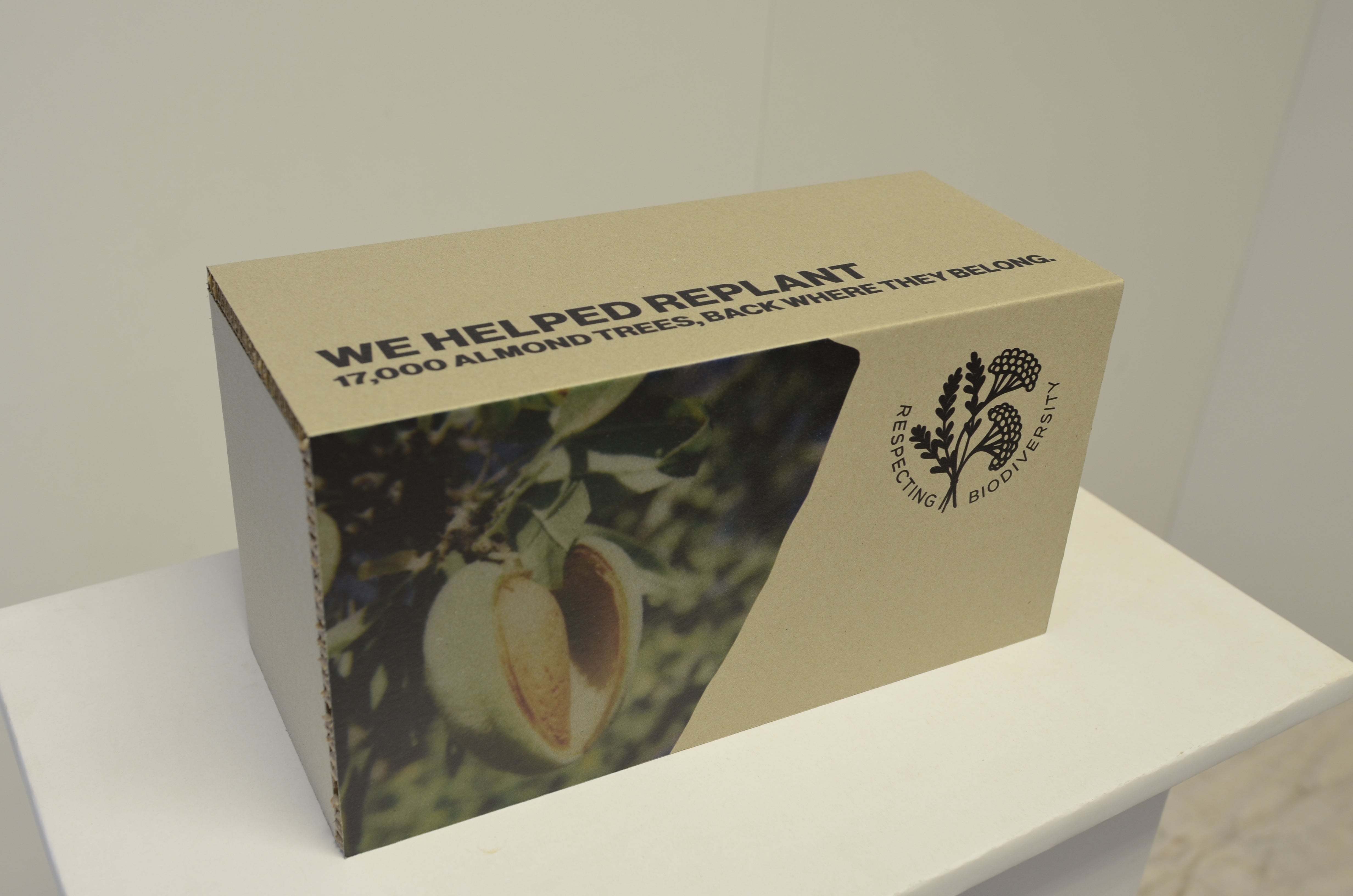 L'Occitane Medium Box