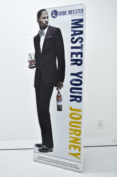 Aves Standee